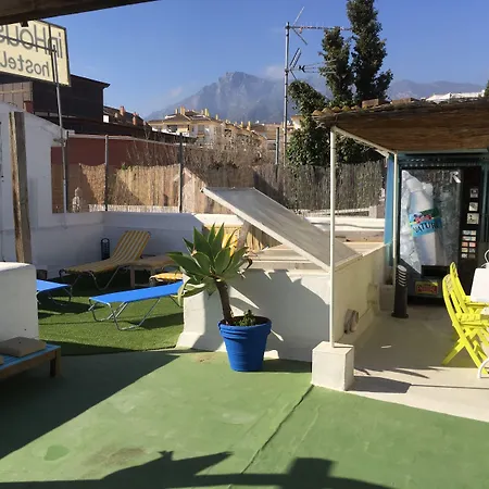 The Monkey Guest house 2*