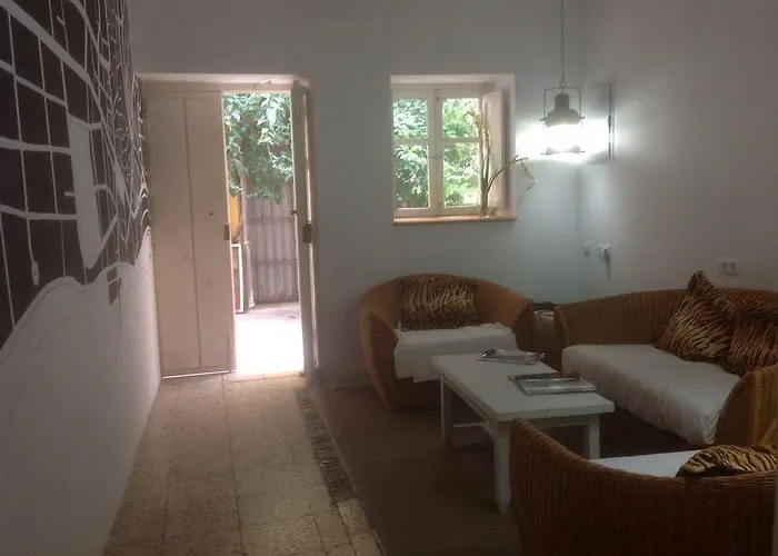 The Monkey Gasthof 2*